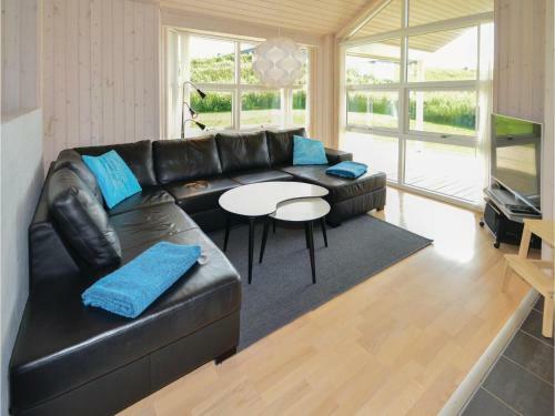 Three-bedroom Holiday Home In Lokken