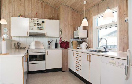 Three-bedroom Holiday Home In Lokken