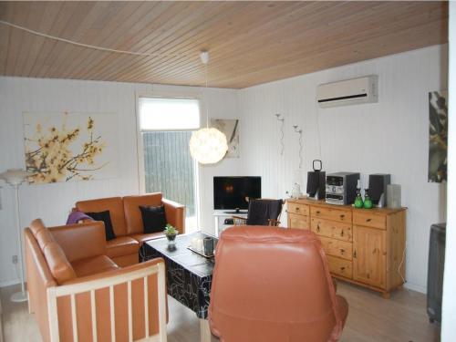 Three-bedroom Holiday Home In Lokken