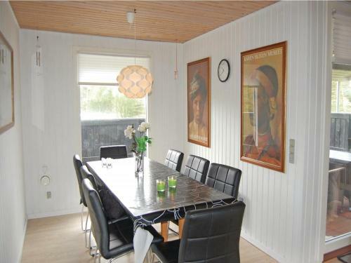 Three-bedroom Holiday Home In Lokken