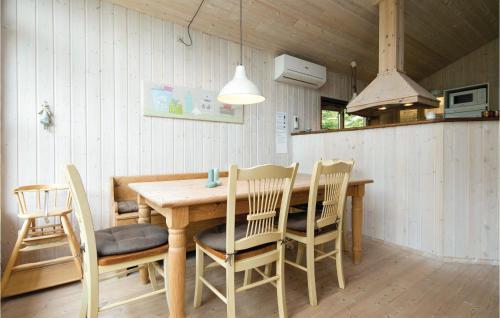 Three-bedroom Holiday Home In Hjorring