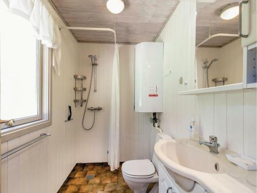 Three-bedroom Holiday Home In Nexo