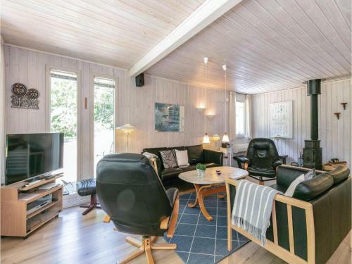 Three-bedroom Holiday Home In Nexo