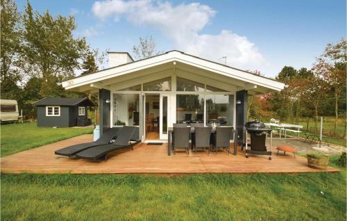 Three-bedroom Holiday Home In Rodby