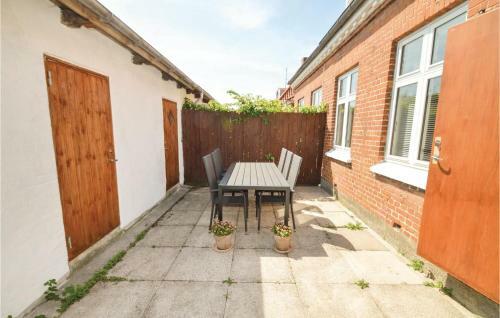 Three-bedroom Holiday Home In Rodby