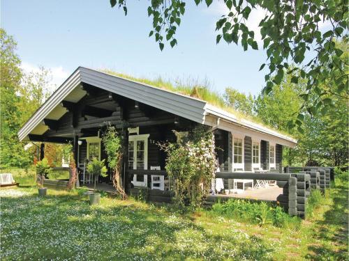 Three-bedroom Holiday Home In Ronne