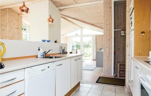 Three-bedroom Holiday Home In Saltum