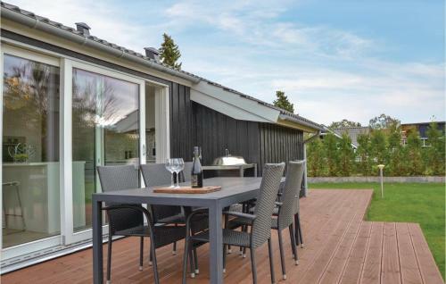 Three-bedroom Holiday Home In Skibby