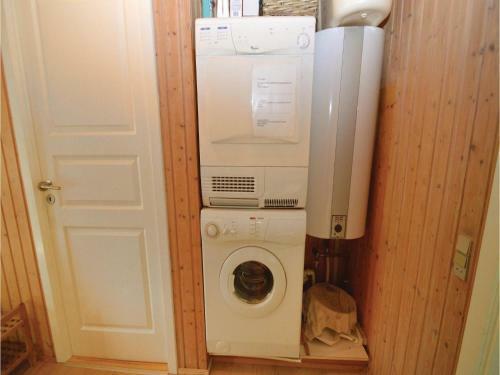 Four-bedroom Holiday Home In Stege