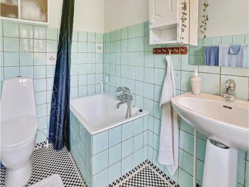 Three-bedroom Holiday Home In Stege