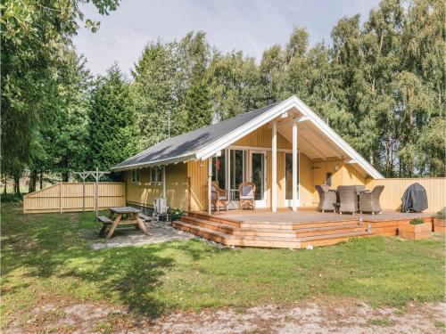 Three-bedroom Holiday Home In Aakirkeby