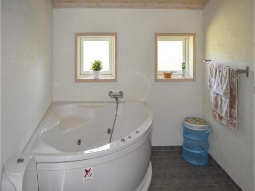 Three-bedroom Holiday Home In Albak