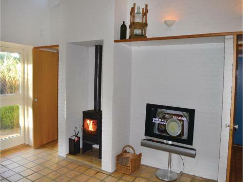 Three-bedroom Holiday Home In Albak