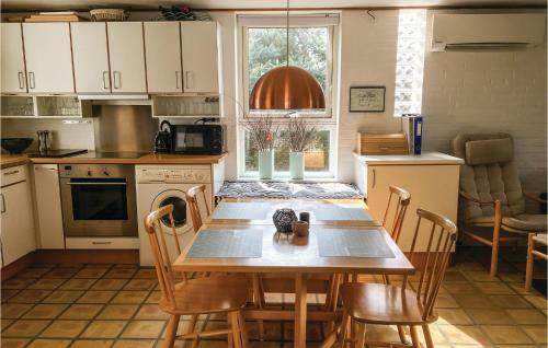 Three-bedroom Holiday Home In Albak