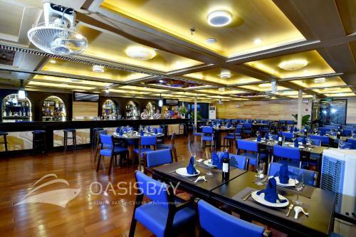 Oasis Bay Party Cruise
