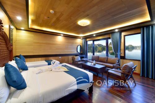 Oasis Bay Party Cruise