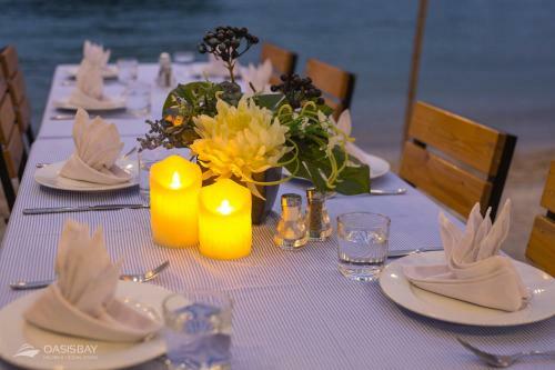 Oasis Bay Party Cruise
