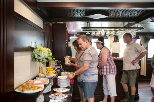 Halong Majestic Legend Cruise