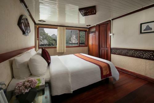 Fantasea Imperial Cruise