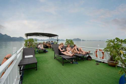 Fantasea Imperial Cruise