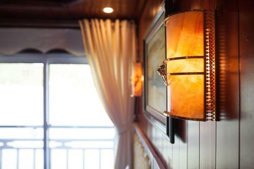 Rosa Boutique Cruise