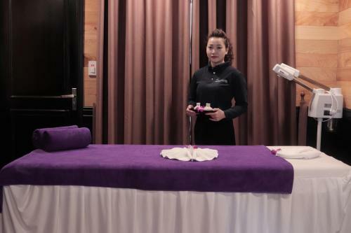 Halong Serenity Cruises