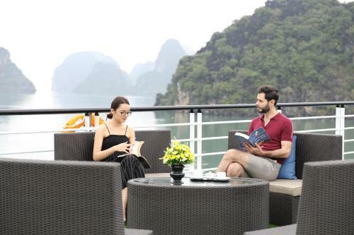 Halong Serenity Cruises