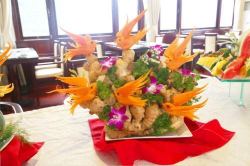 Halong Sapphire Cruise