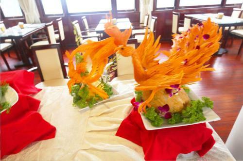 Halong Sapphire Cruise
