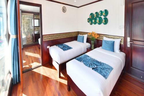 Halong Sapphire Cruise