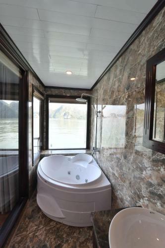 Halong Sapphire Cruise