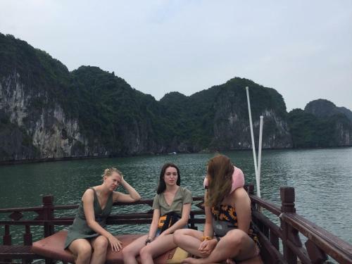 Halong Sapphire Cruise