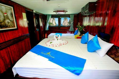 Sunlight Boutique Cruise