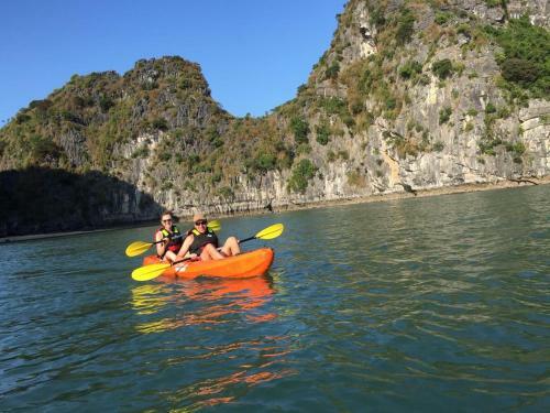 Renea Cruises Halong