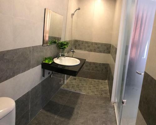 Vien Dong Hotel