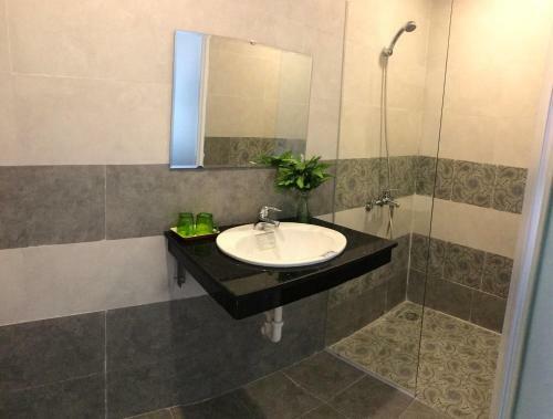 Vien Dong Hotel