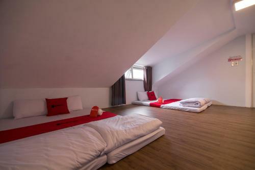 Hotel Reddoorz Near Nha Tho Con Ga