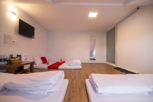 Hotel Reddoorz Near Nha Tho Con Ga
