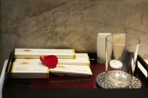 Golden Moon Suite Hotel