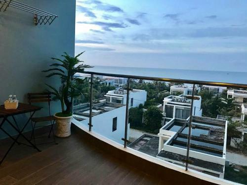 Blue Sapphire Sea View Apartment