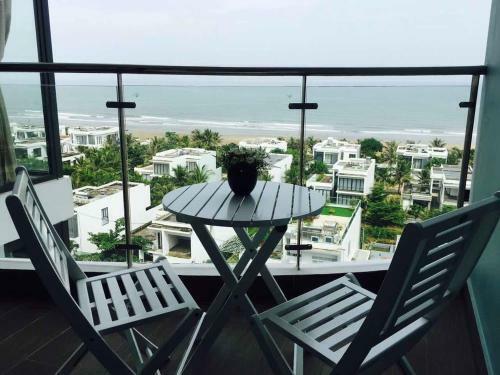 Blue Sapphire Sea View Apartment