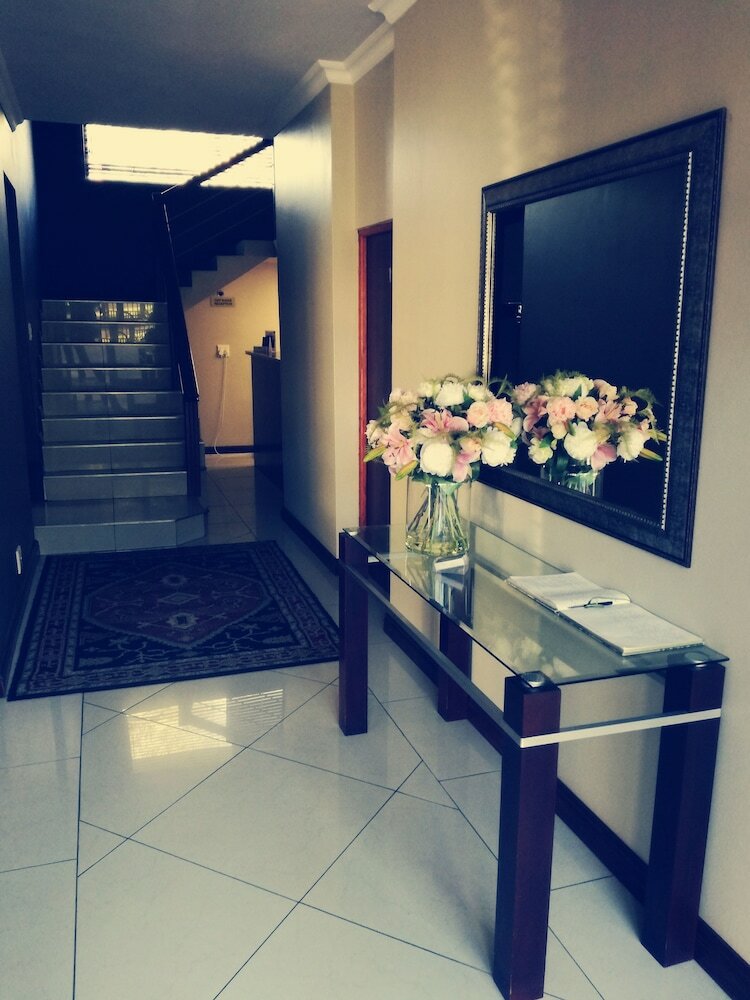 Hostal Belmont Guesthouse