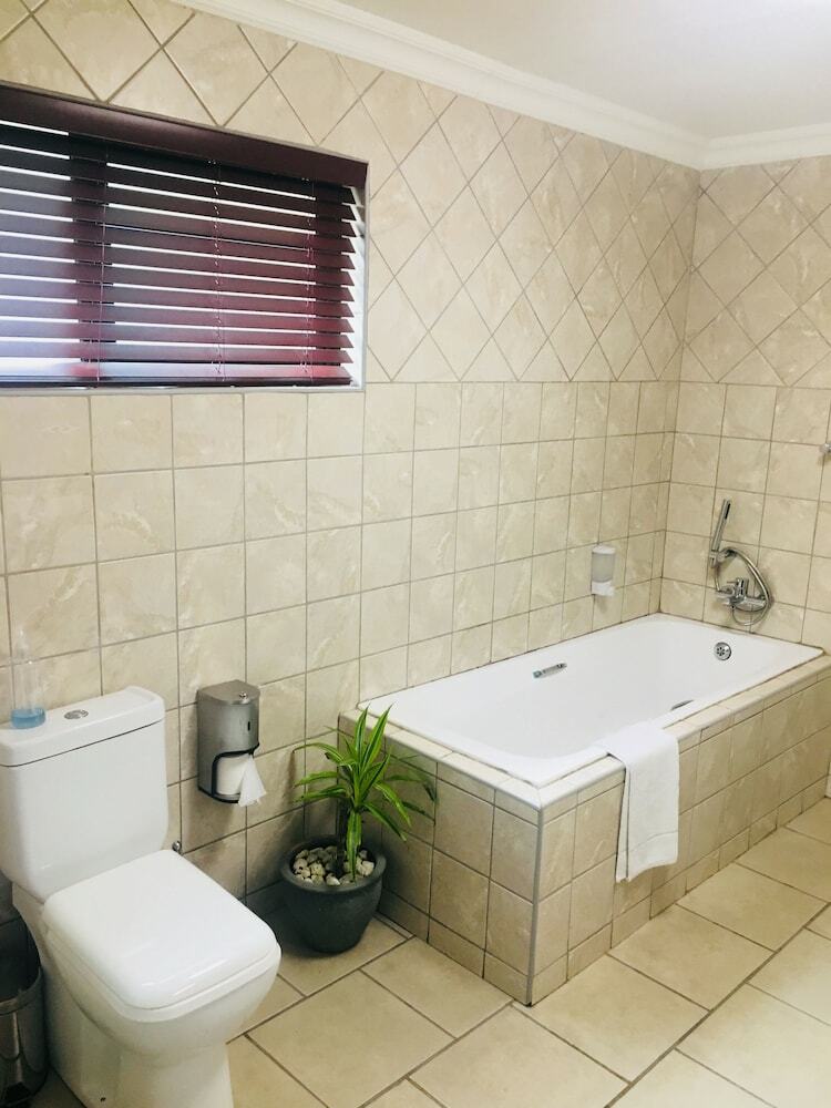 Hostal Belmont Guesthouse