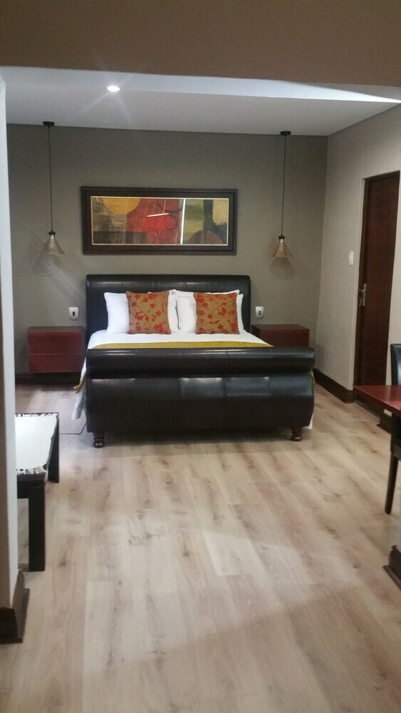 Hostal Belmont Guesthouse