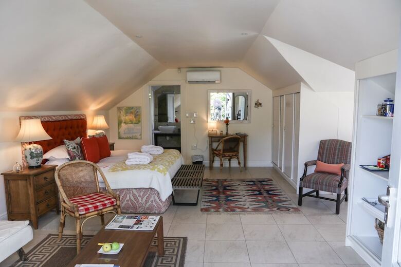 Hostal Ashbourne House Guest House