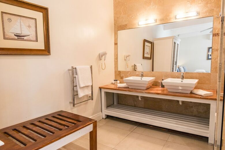 Hostal Ashbourne House Guest House