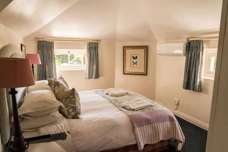 Hostal Ashbourne House Guest House