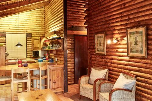 Hotel Under Milkwood Resort