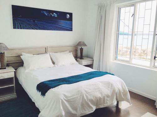 Hostal 114 On Main Beach House