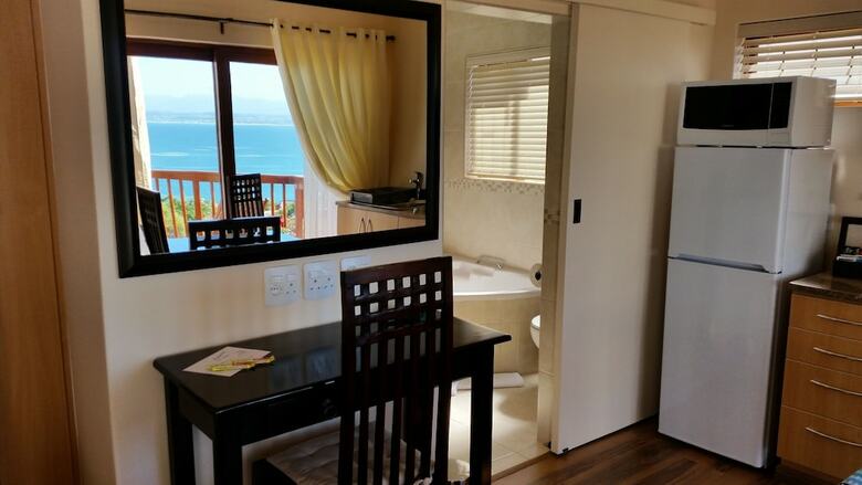 Hostal Aquamarine Guest House
